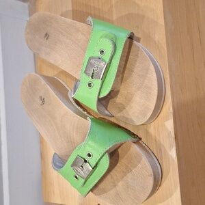Vintage 90s lime green sz 7 Dr Scholls original wood leather